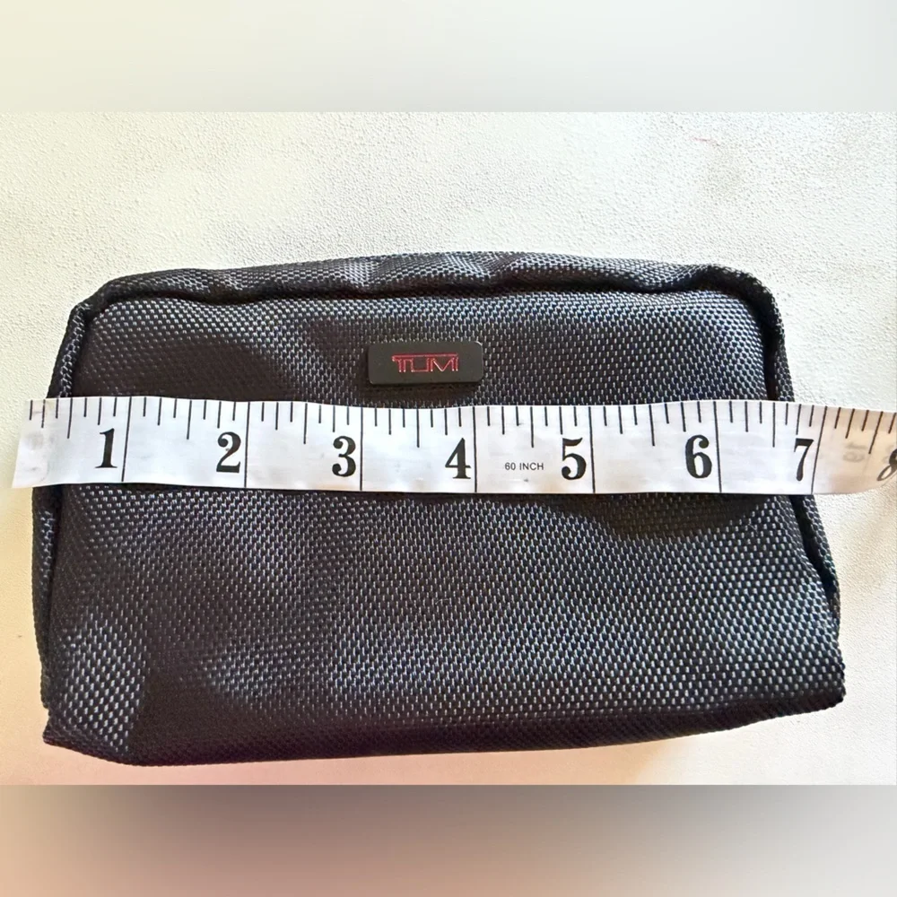 Tumi for Delta Black Set with eye mask